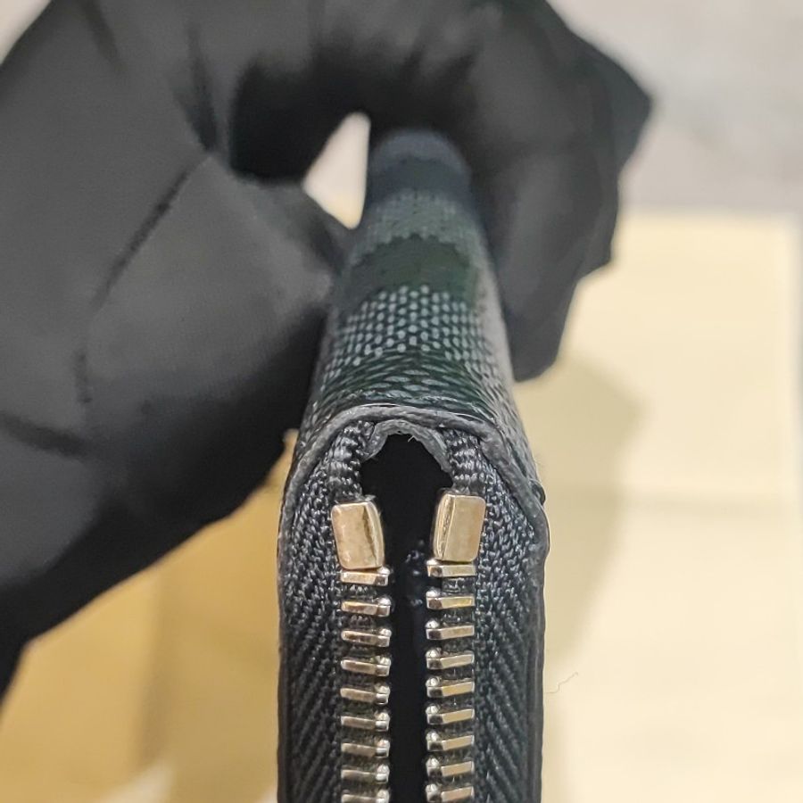 Louis Vuitton Zippy Vertical-18