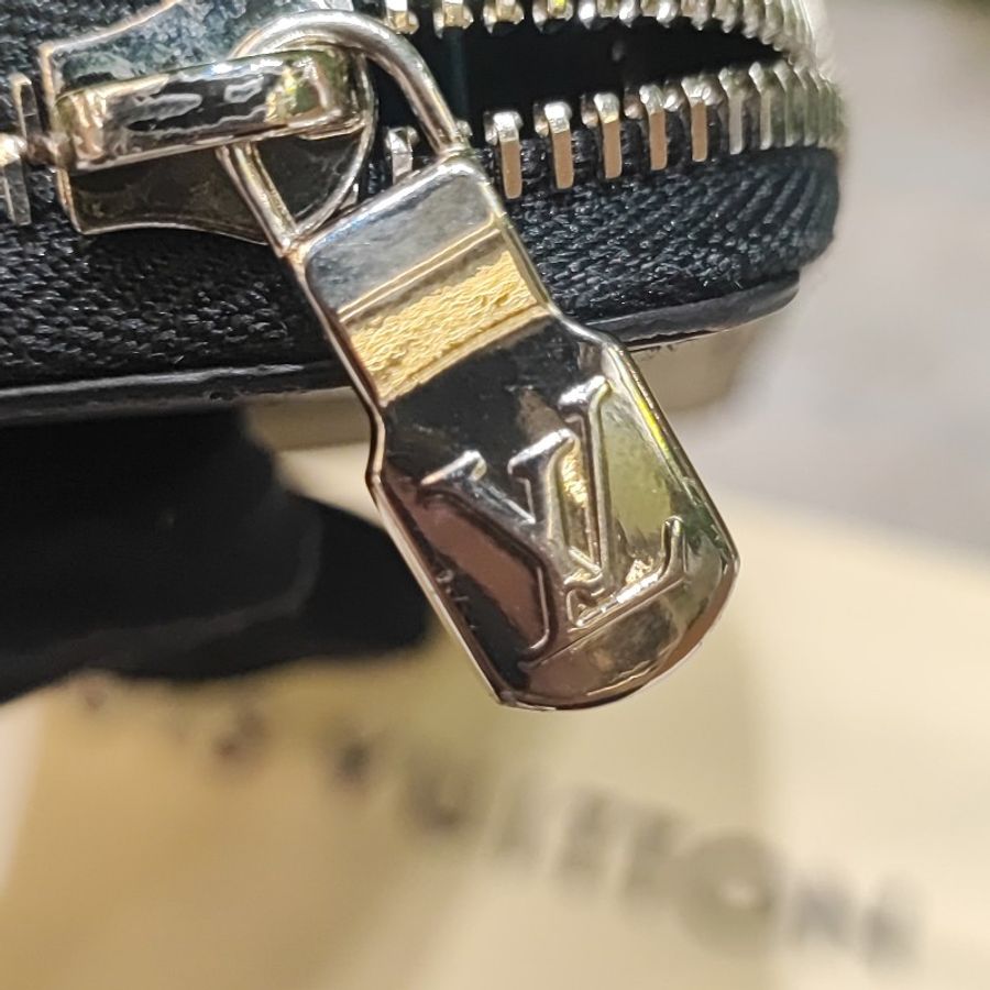 Louis Vuitton Zippy Vertical-21