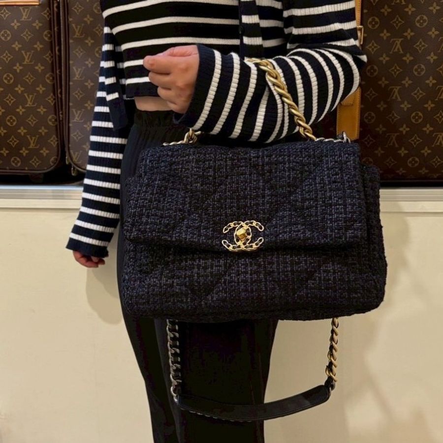 Chanel 鍊帶深藍黑軟呢布19包 30-2
