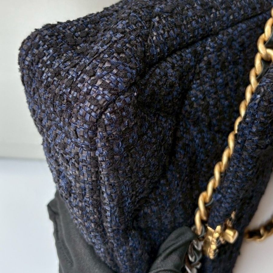 Chanel 鍊帶深藍黑軟呢布19包 30-10