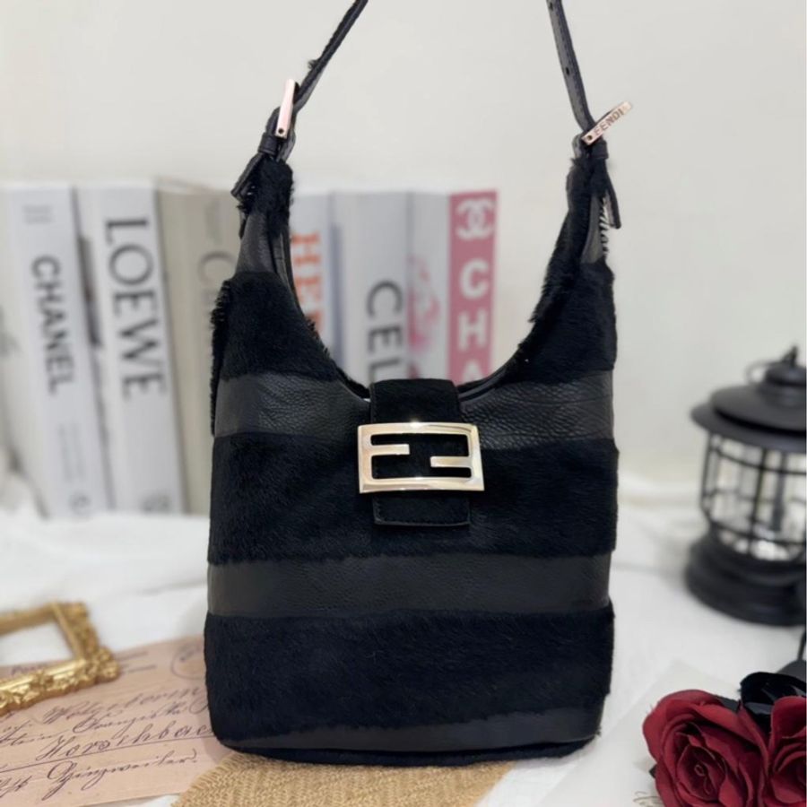 FENDI 馬毛黑色肩包-1