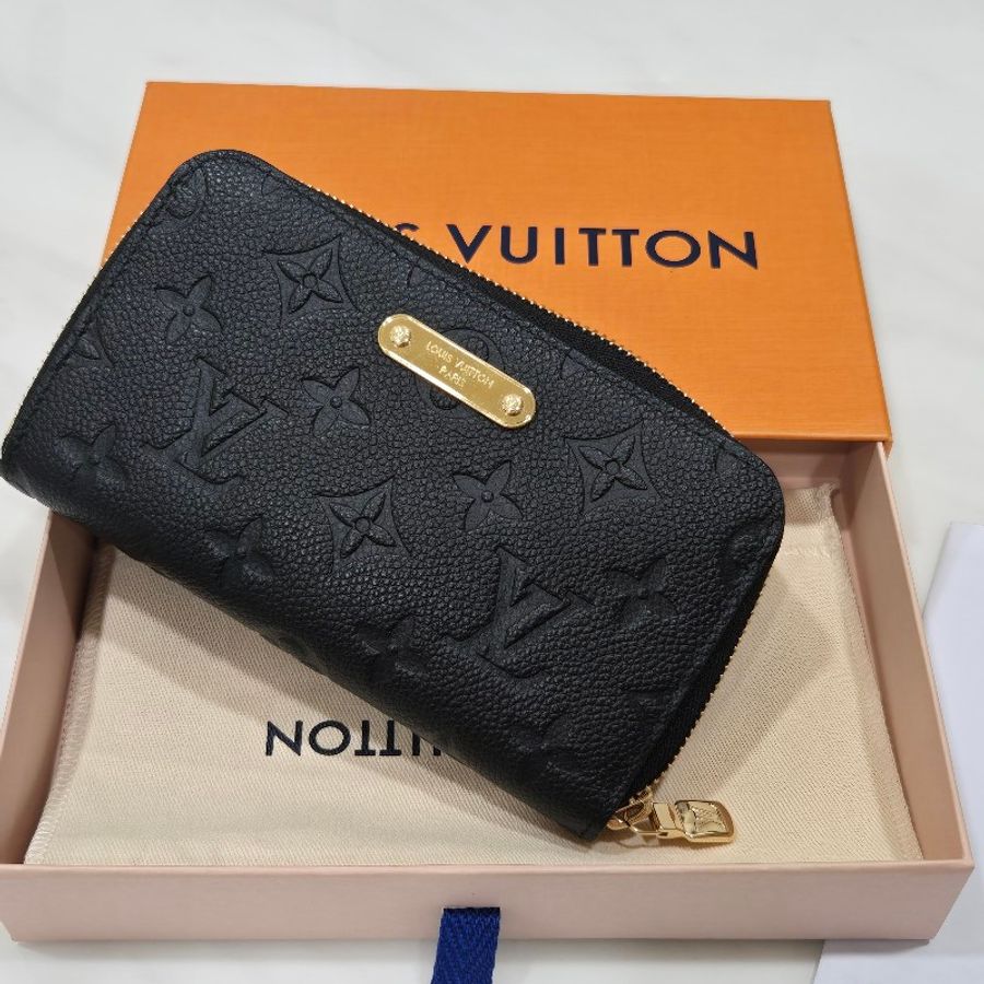 LV M12425 最新款 超級實用多夾層 拉鍊中夾-8