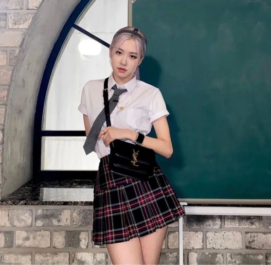 YSL Box 金標Logo 皮革 豆腐斜挎包 小號 女款 黑色-1
