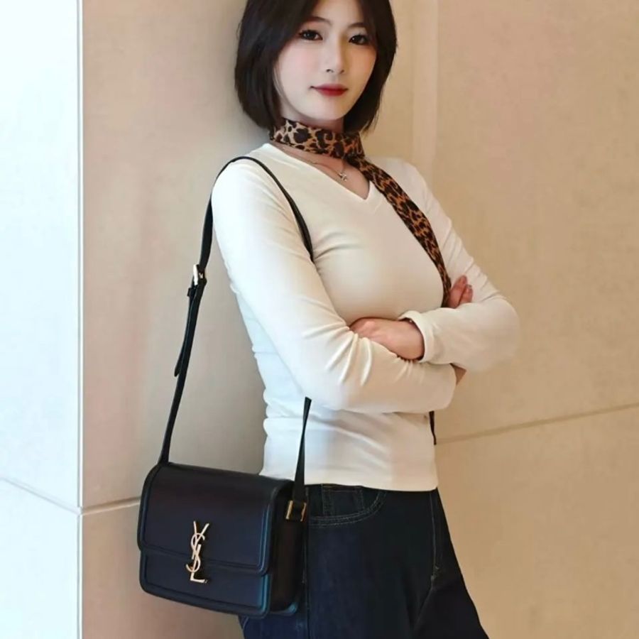 YSL Box 金標Logo 皮革 豆腐斜挎包 小號 女款 黑色-7