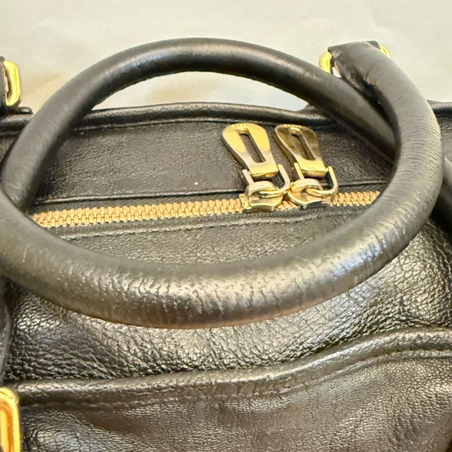 出清特價｜真品 LOEWE AMAZONA 黑色小牛皮包 豆腐包 小方包 枕頭包-4