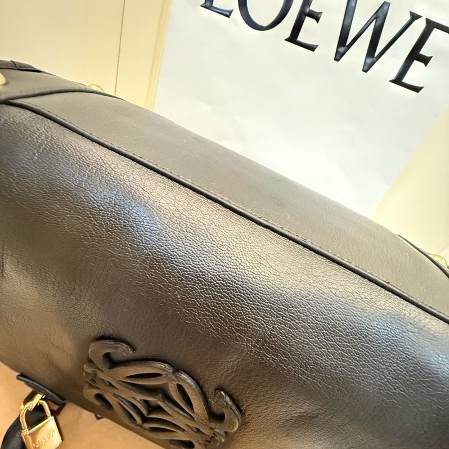 出清特價｜真品 LOEWE AMAZONA 黑色小牛皮包 豆腐包 小方包 枕頭包-16