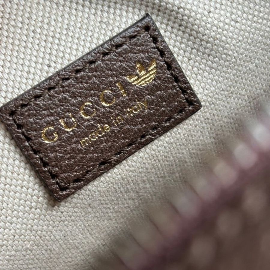 ::GUCCI:: adidas x GUCCI GG緹花肩背包 圓餅斜背包-23