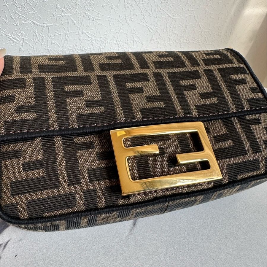 Fendi 緹花斜背包 網美必備-5