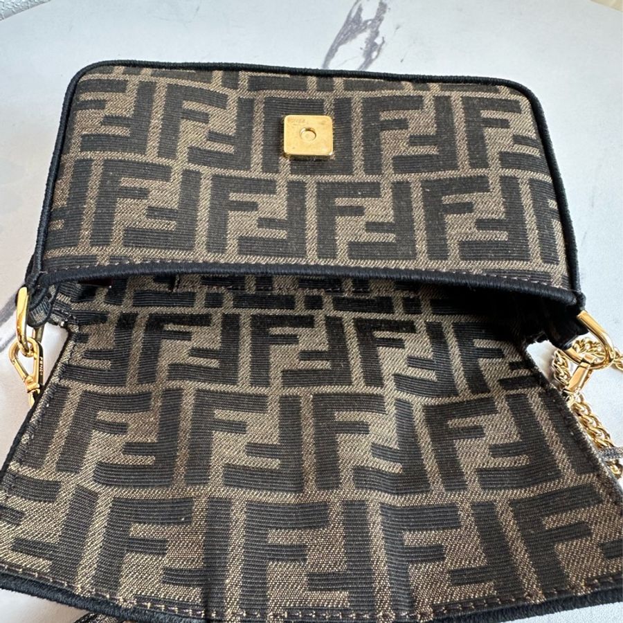Fendi 緹花斜背包 網美必備-8