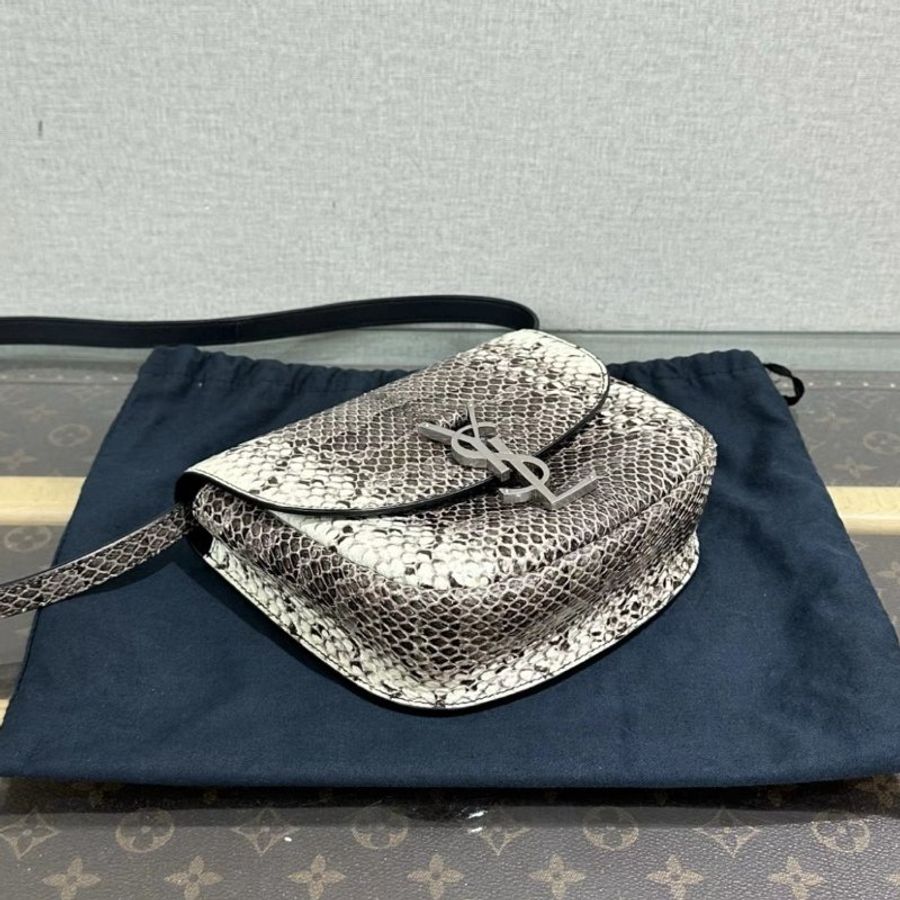 YSL 喜馬拉雅蛇皮銀扣肩背斜背馬鞍包 18*14*5 98新配件塵袋-2