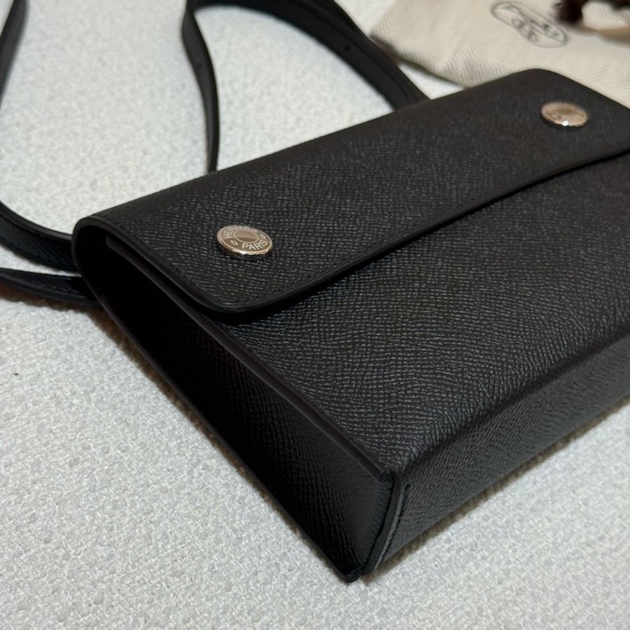 解放雙手小包HERMES Snap Wallet黑色全皮銀扣斜背包-2