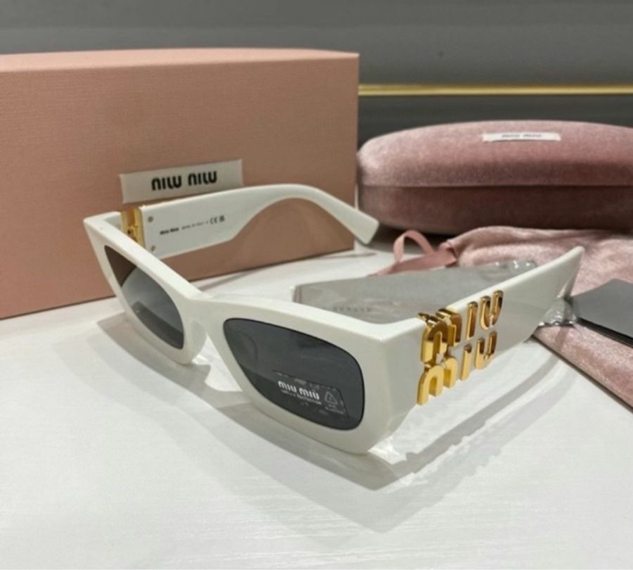 Miumiu mu09ws 經典白色墨鏡 全新全配-5