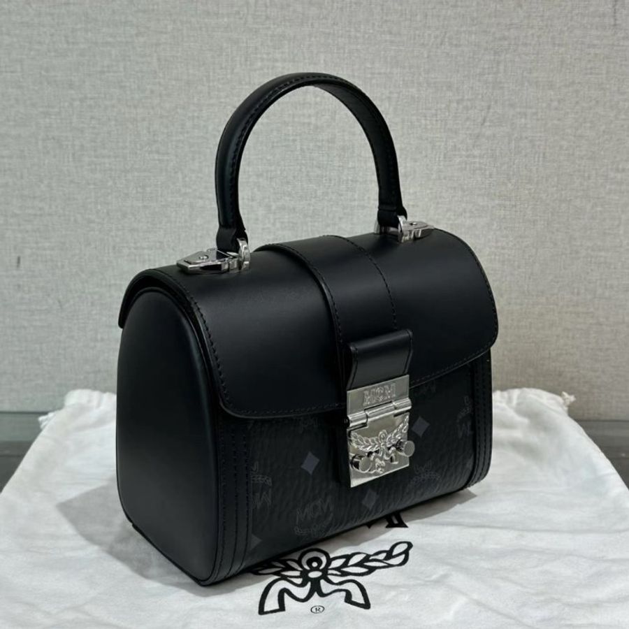 MCM 黑銀TracySatchel手提肩背斜背包 18*14*10 全新閒置配件塵袋-1