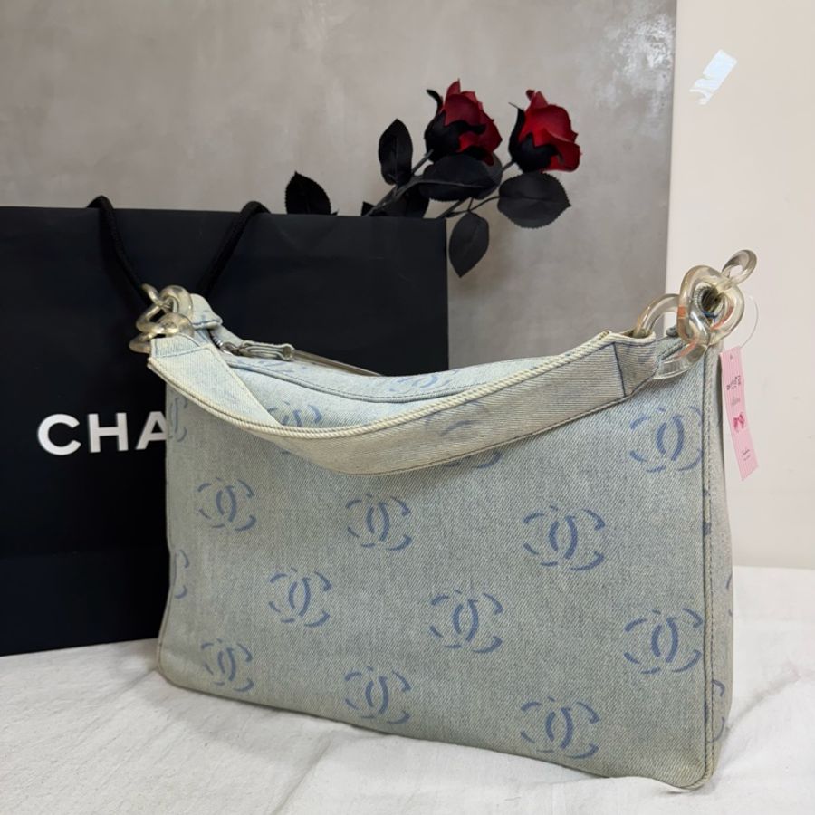 Chanel 牛仔肩包-1
