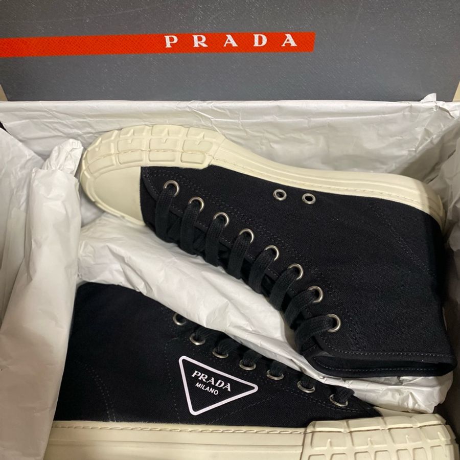 Prada 黑色三角標 帆布鞋 42碼-3