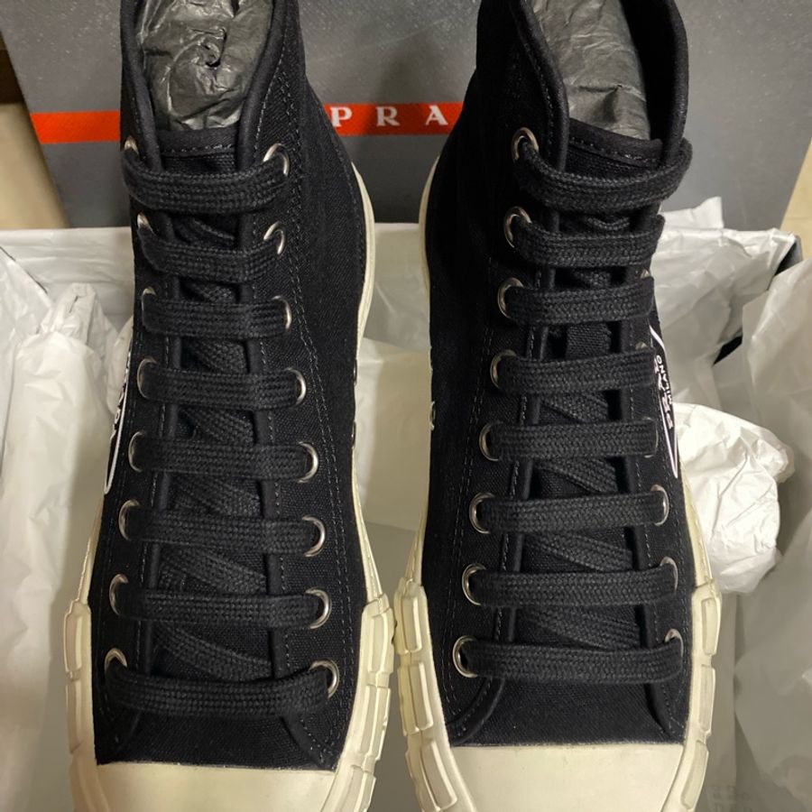 Prada 黑色三角標 帆布鞋 42碼-5