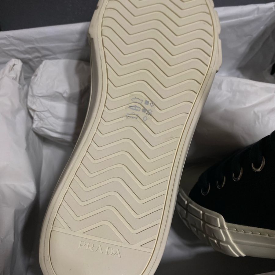 Prada 黑色三角標 帆布鞋 42碼-7