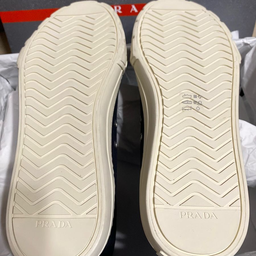 Prada 黑色三角標 帆布鞋 42碼-12