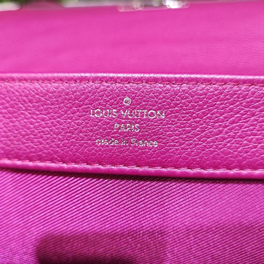 Louis Vuitton Lockme ll BB-11