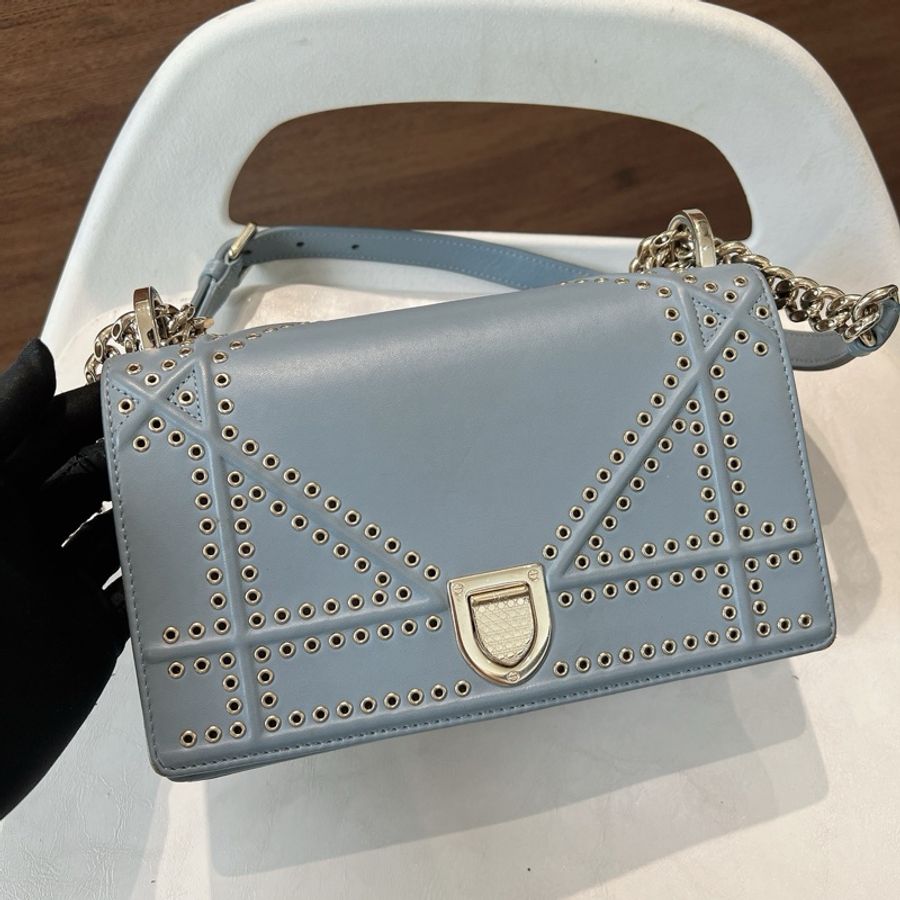 Dior 盾牌小號牛皮包 淡藍色-1