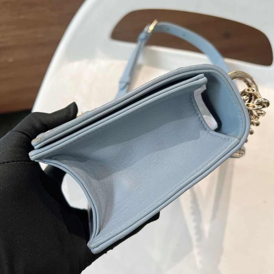 Dior 盾牌小號牛皮包 淡藍色-3
