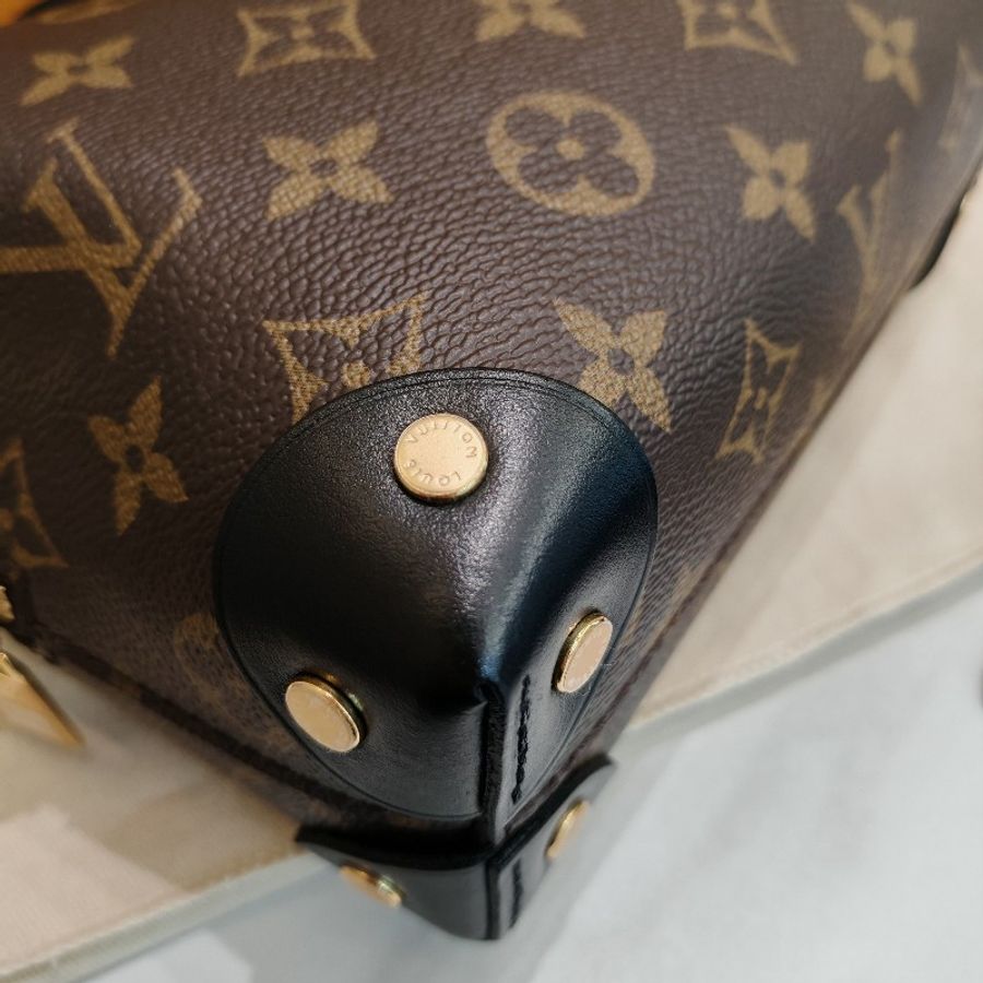 Louis Vuitton Souple Bag-11