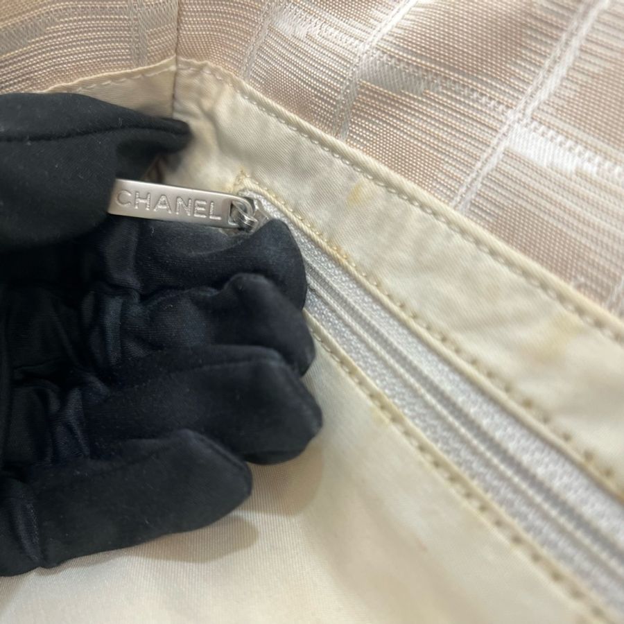 Chanel 奶茶色香奈兒冰格托特包-5