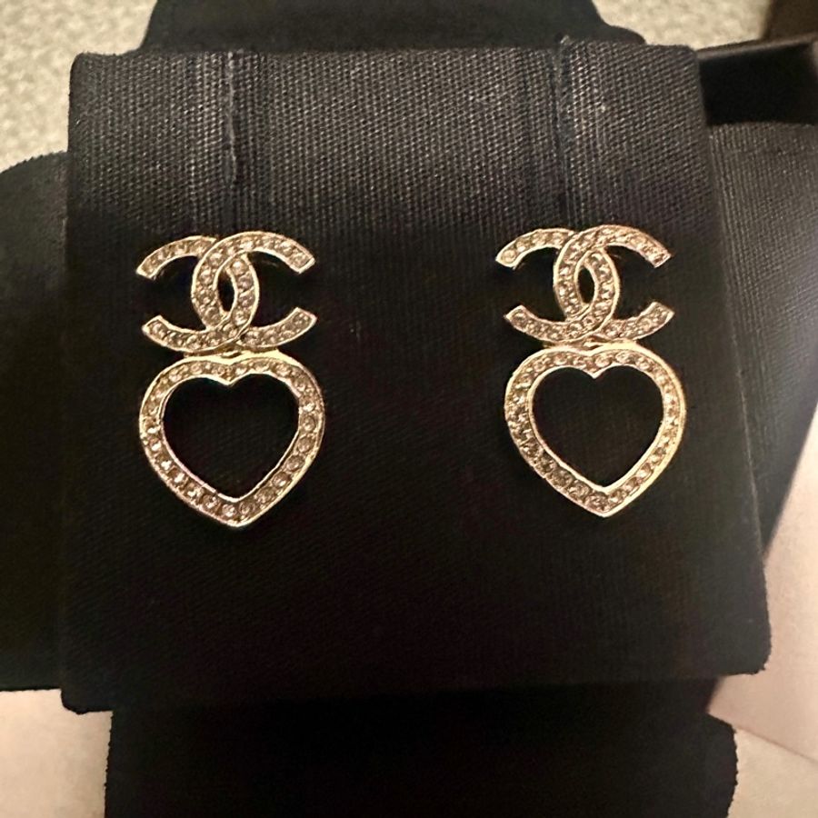 Brand new full set Chanel heart earrings-2