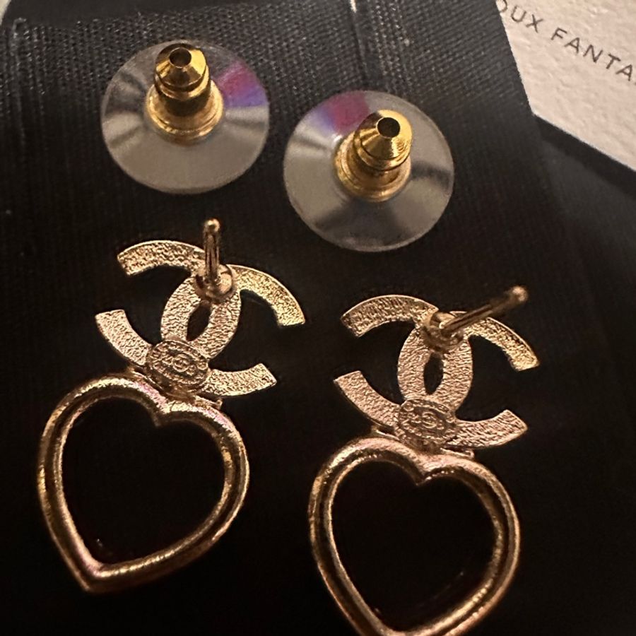 Brand new full set Chanel heart earrings-3