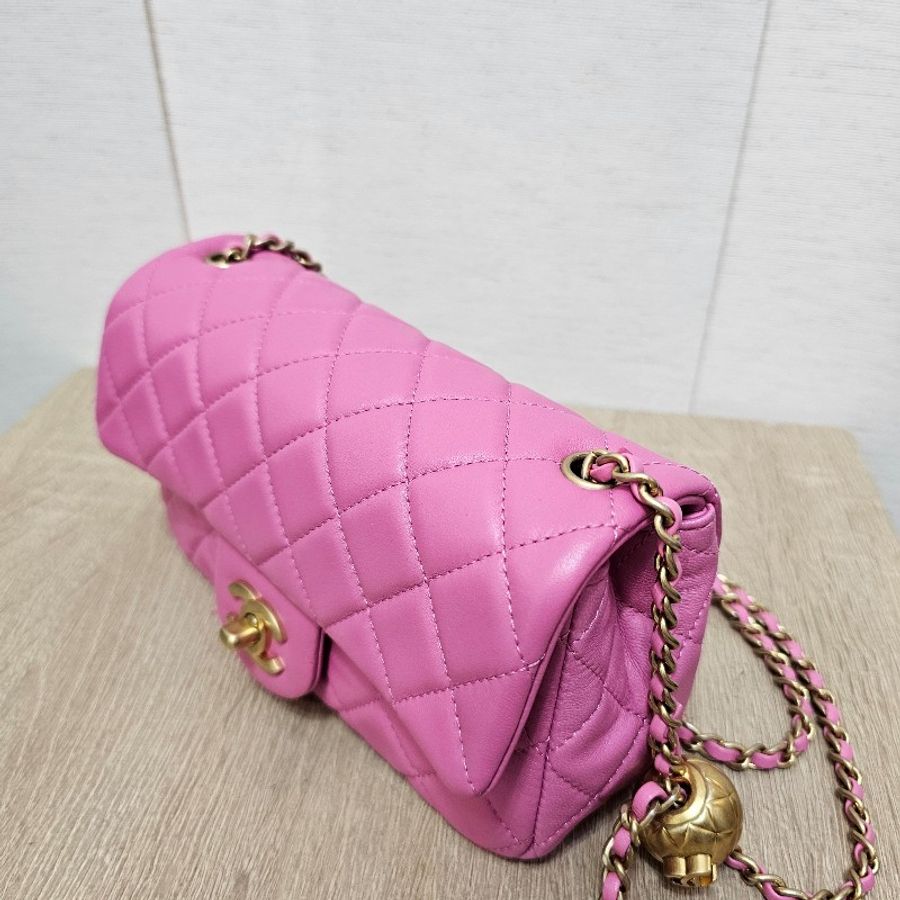 Chanel 芭比粉霧金釦金球Mini CF20斜背包-4