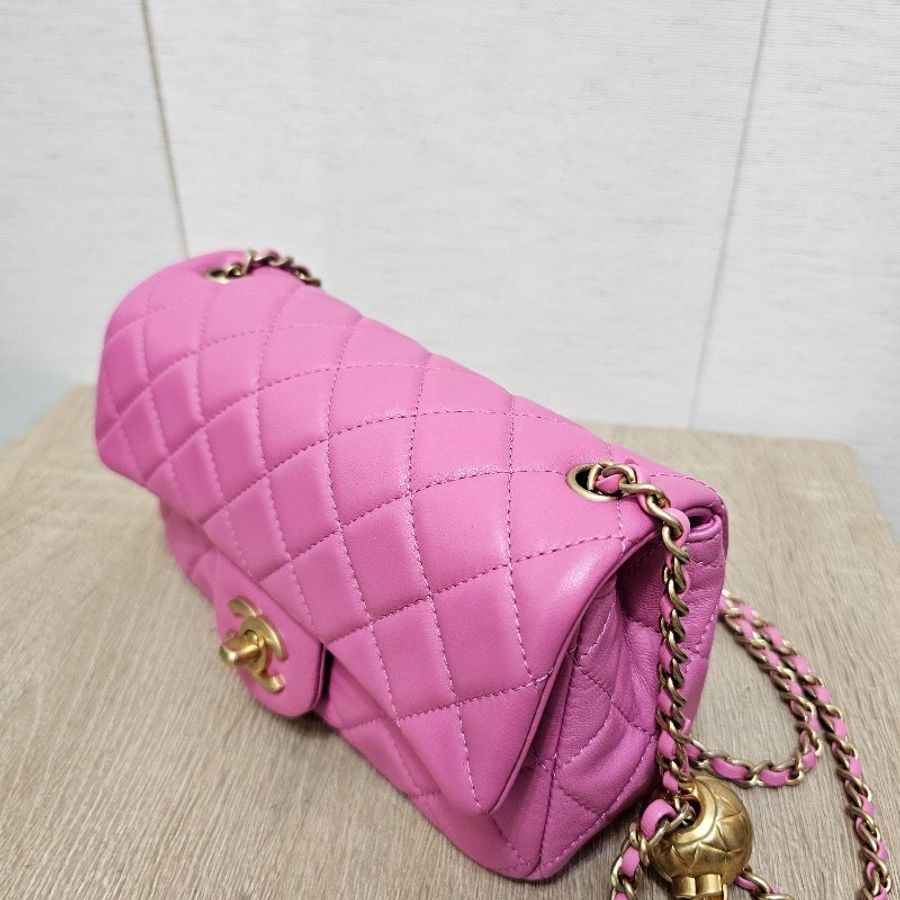 Chanel 芭比粉霧金釦金球Mini CF20斜背包-5