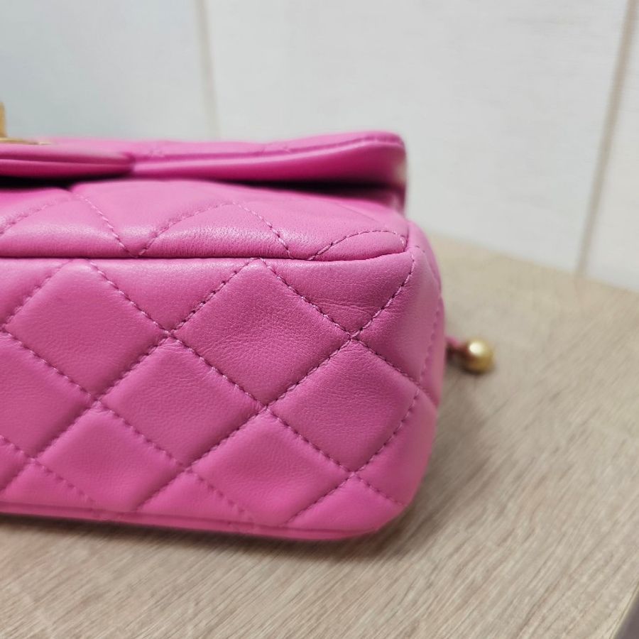 Chanel 芭比粉霧金釦金球Mini CF20斜背包-10