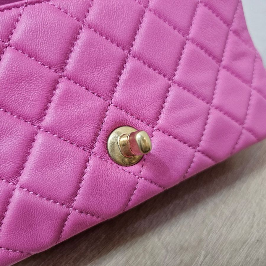 Chanel 芭比粉霧金釦金球Mini CF20斜背包-27