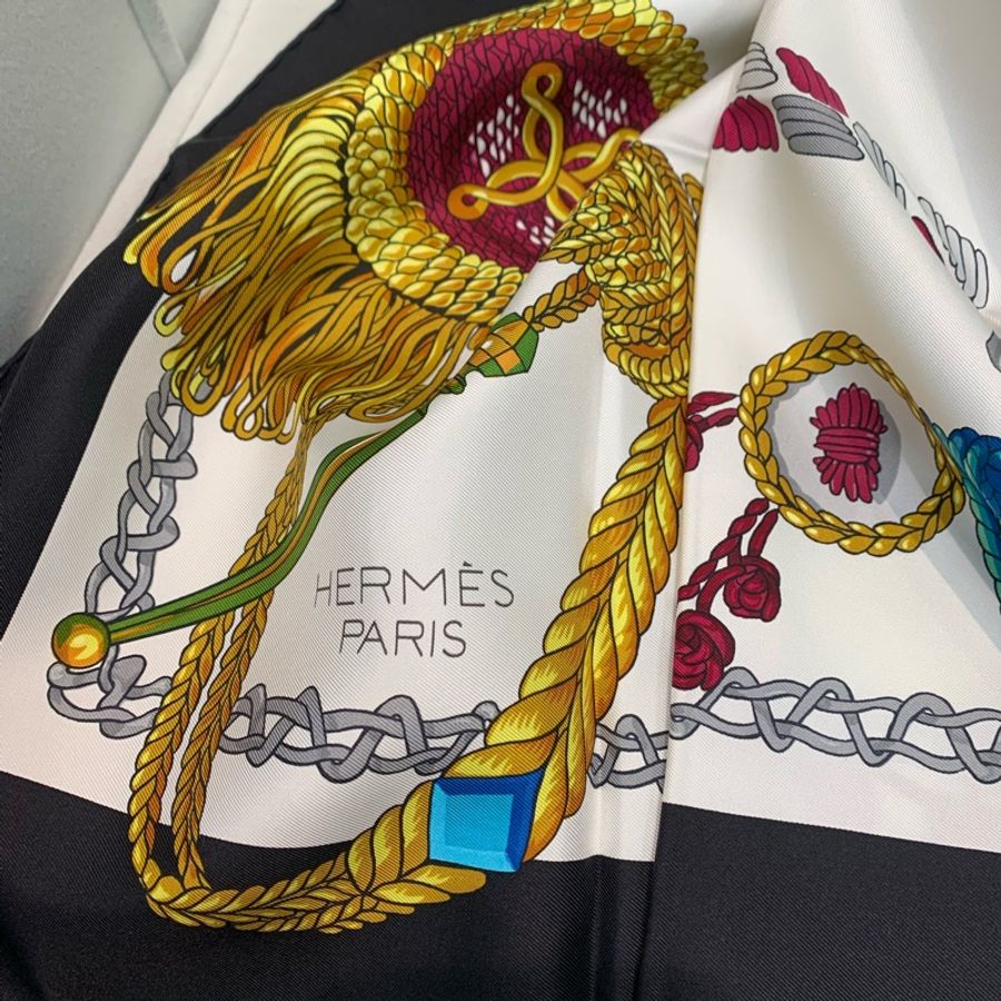 Hermes 罕有騎士絲巾 黑邊 90*90 O716-2