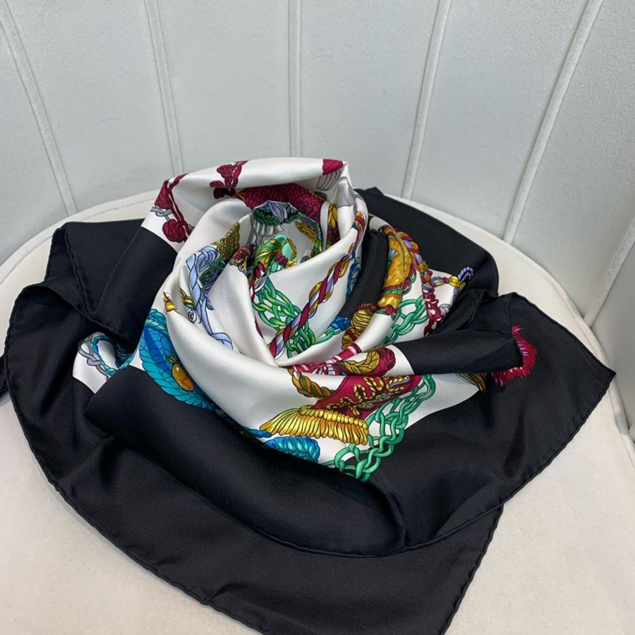 Hermes 罕有騎士絲巾 黑邊 90*90 O716-3
