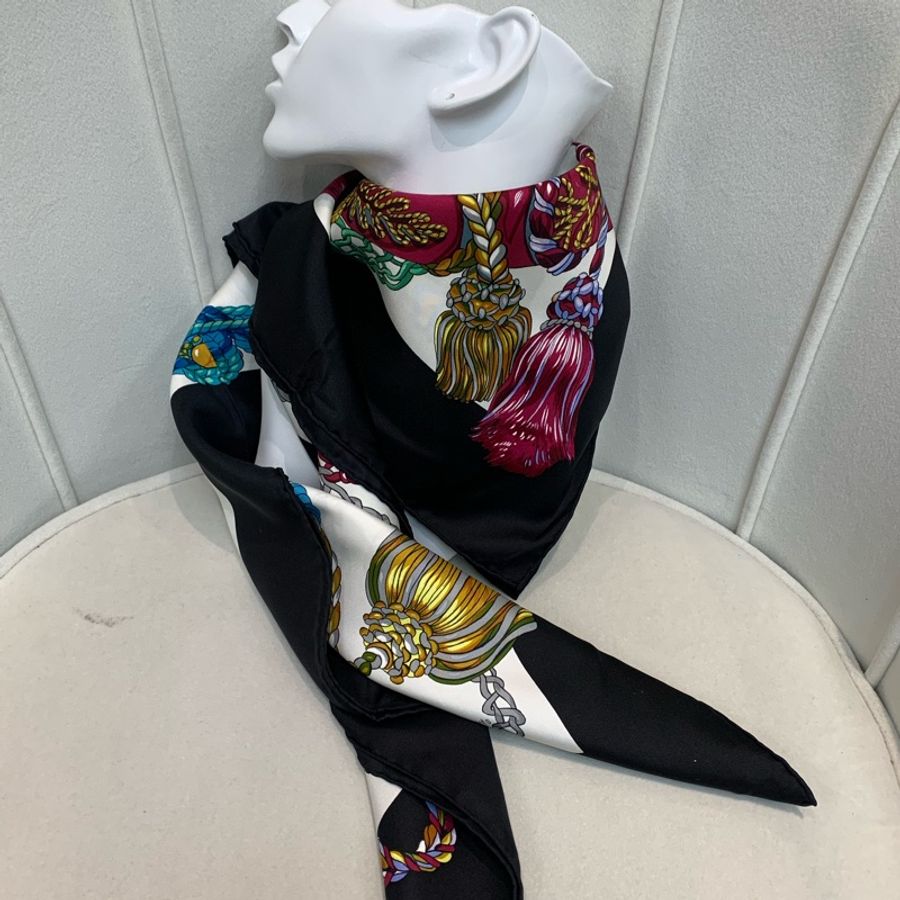 Hermes 罕有騎士絲巾 黑邊 90*90 O716-7