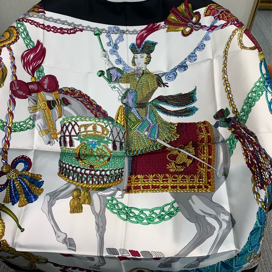 Hermes 罕有騎士絲巾 黑邊 90*90 O716-10