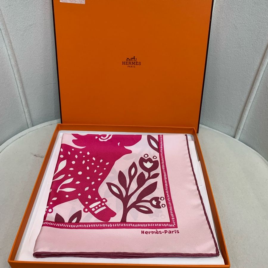 Hermes 生肖牛年限定 粉紅色 絲巾 45*45 XB167-0