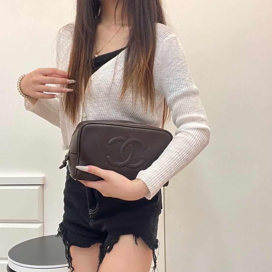 CHANEL 魚子醬化妝包-9