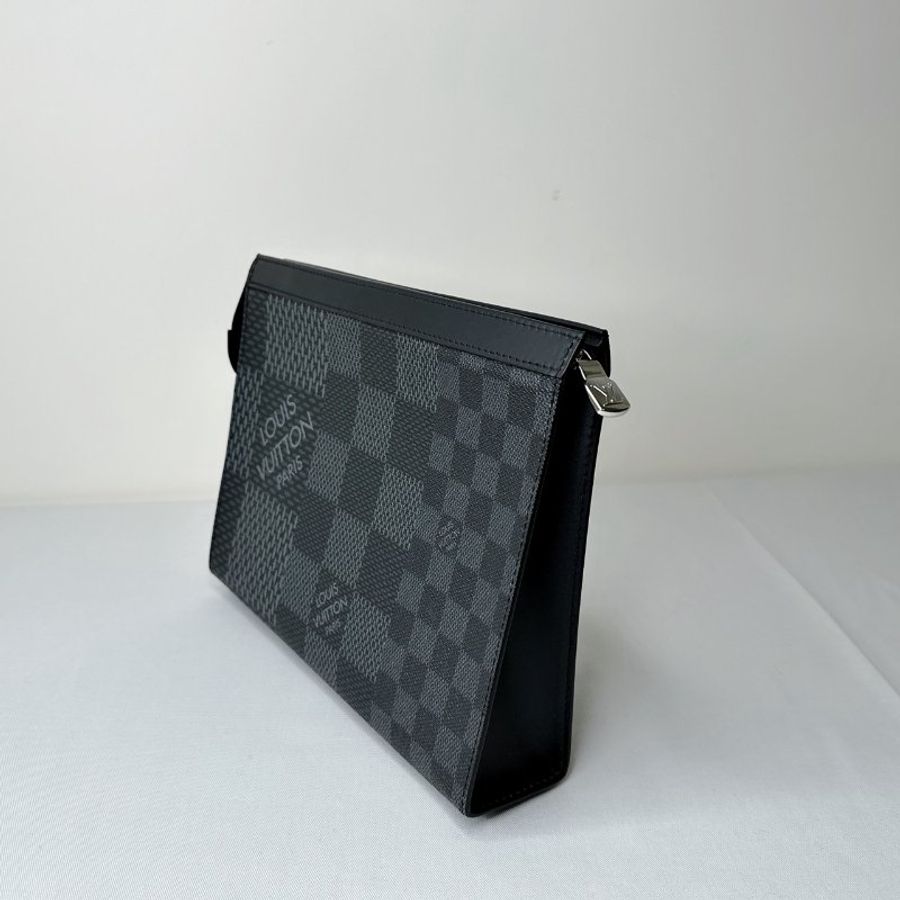 LV 棋盤格Voyage手拿包-4