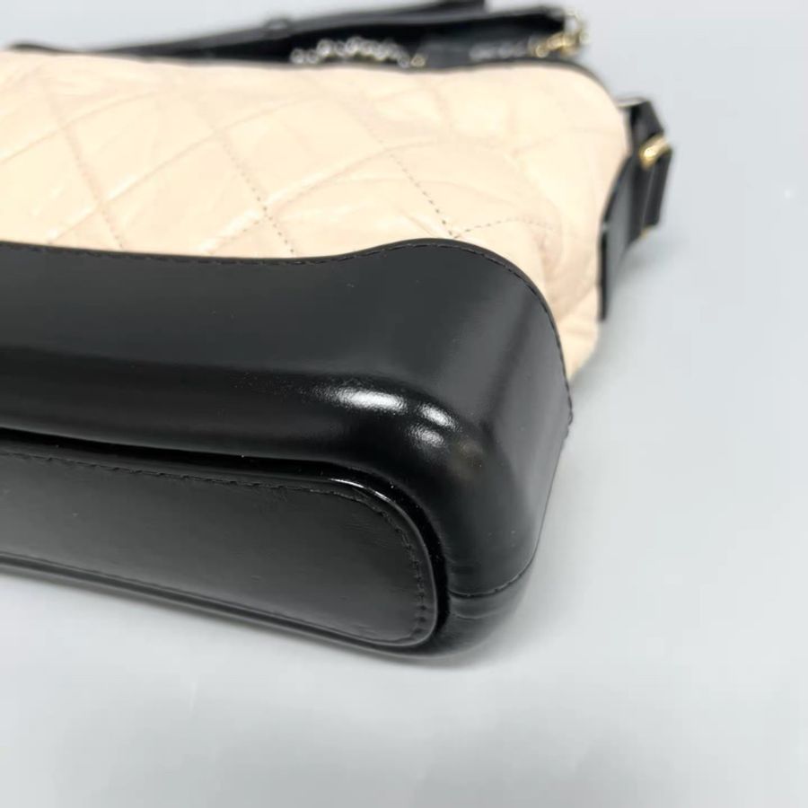 Chanel 米色拼黑色小號流浪包-3