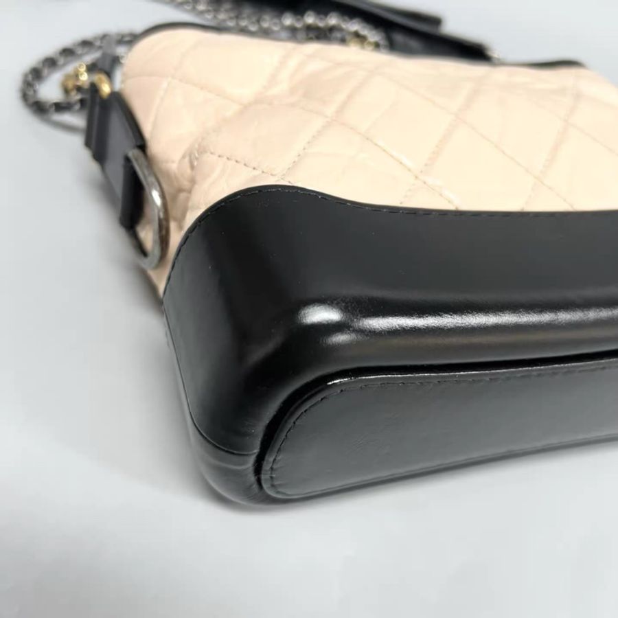 Chanel 米色拼黑色小號流浪包-4