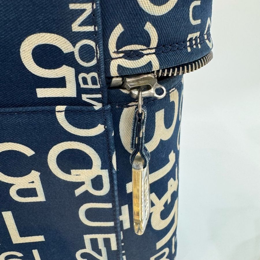 CHANEL 帆布字母塗鴉化妝箱包-13