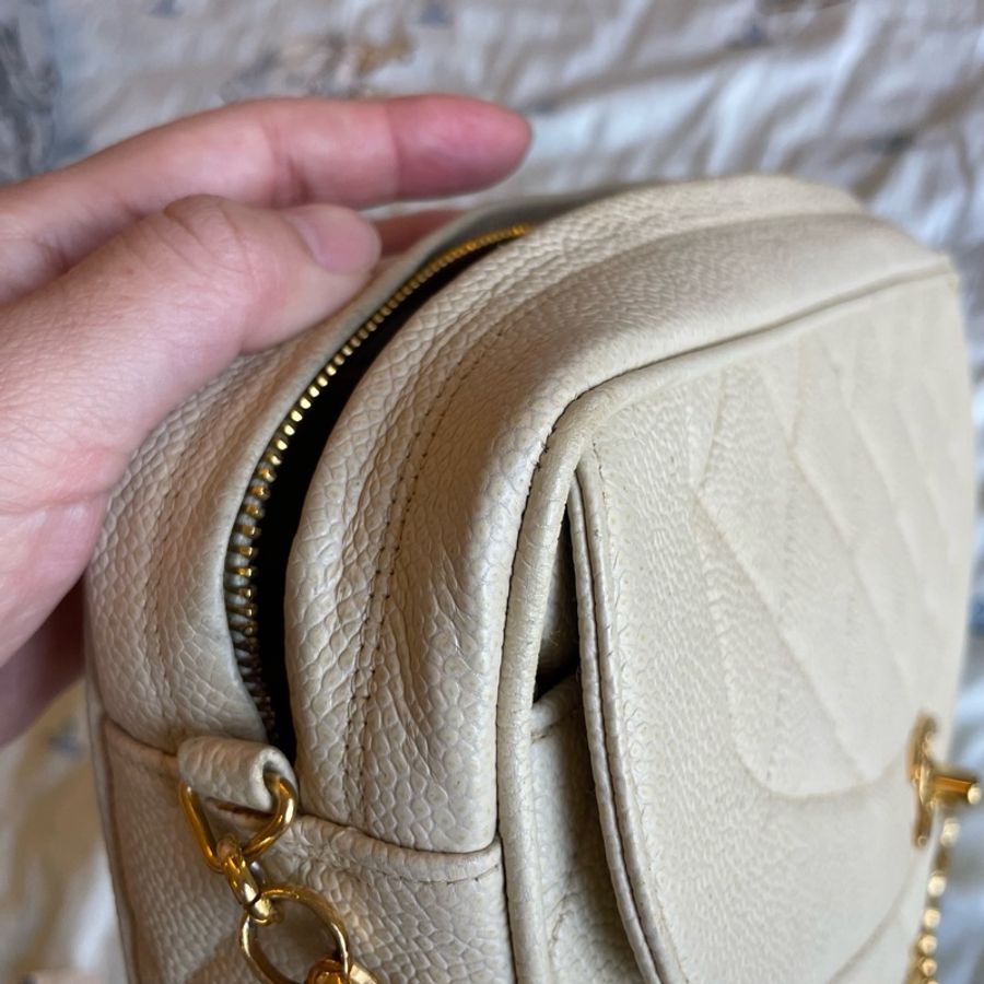 Chanel Vintage 荔枝皮大金球雕花鏈條包-10