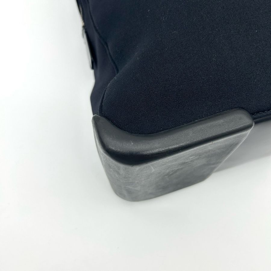 「JL精品代購」9新 Prada棉拼皮黑銀大托特包-6