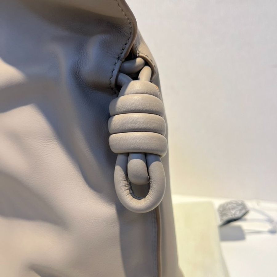【LOEWE 羅威】Flamenco Clutch 中款 納帕小牛皮 手拿包 肩背包 斜背包 沙色-12