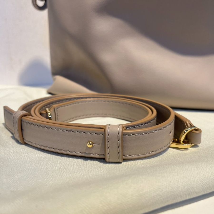 【LOEWE 羅威】Flamenco Clutch 中款 納帕小牛皮 手拿包 肩背包 斜背包 沙色-13