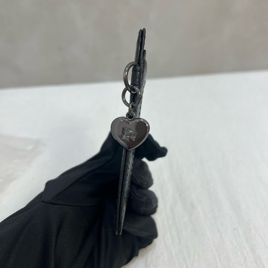 Burberry 荔枝紋皮革 金屬心形卡夾-8