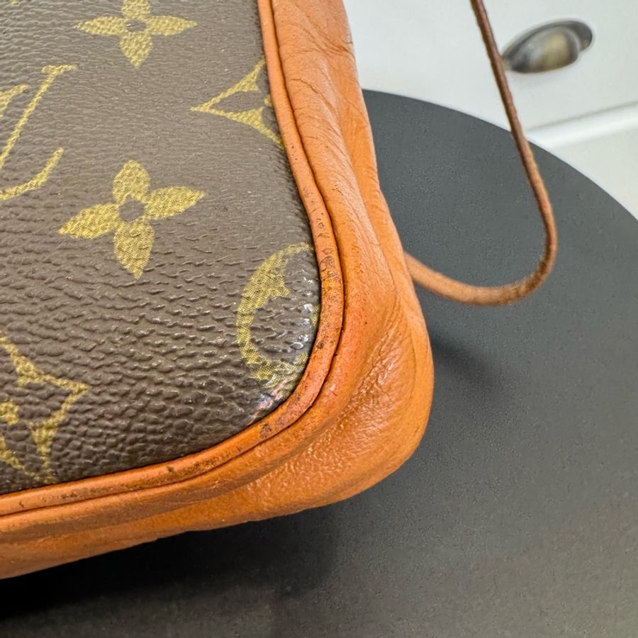 Louis Vuitton 方型手拿包-14