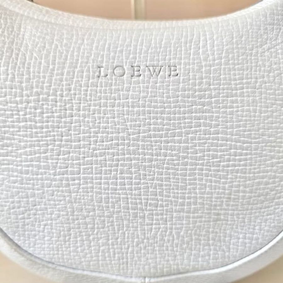 【LA LUNE】稀有中古包 Loewe淺藍半月復古包 皮革腋下包 側背包 單肩包 古董-3